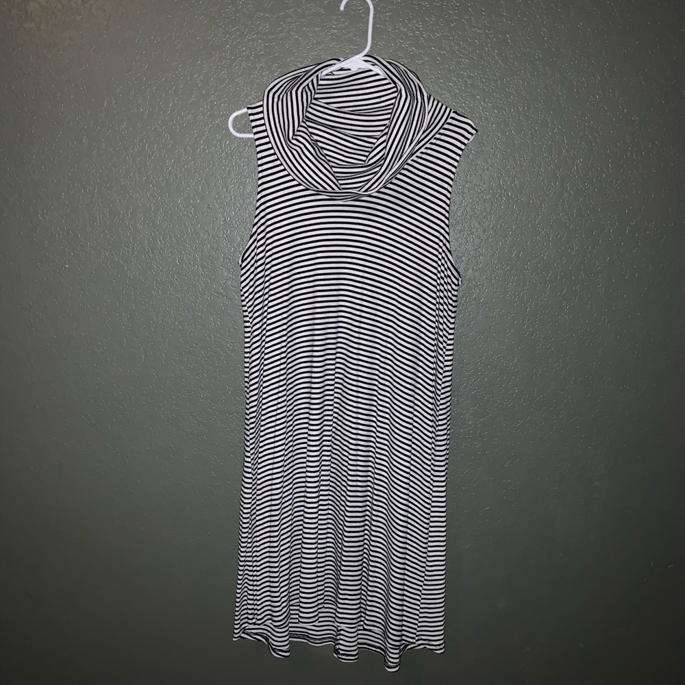 Sleeveless turtleneck tunic